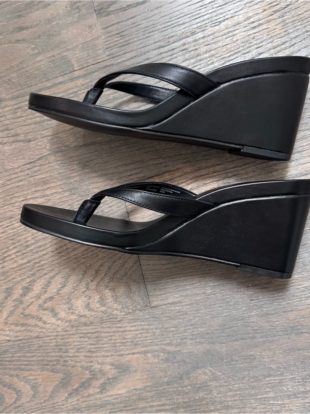 Steve Madden Black Leather Wedge Thong Sandals- Brand New never worn! 8.5 - Picture 5 of 6